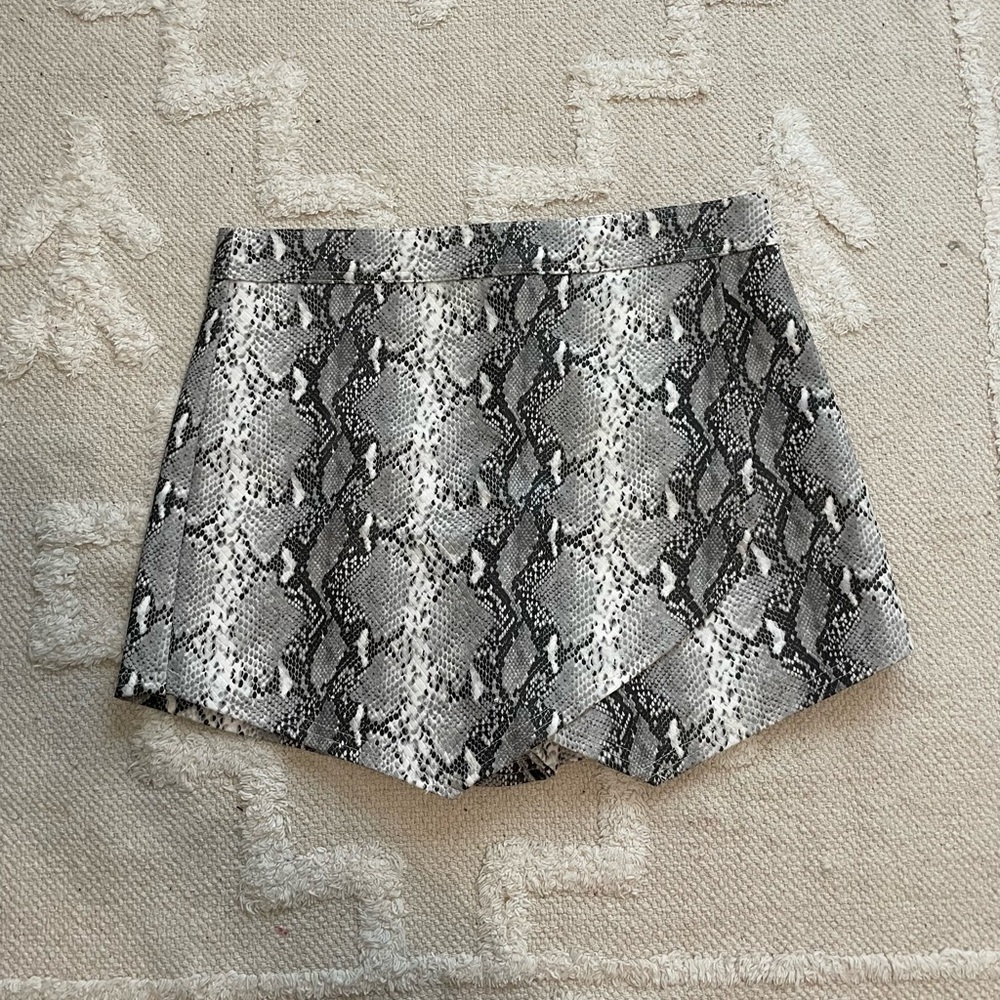 snakeskin skort